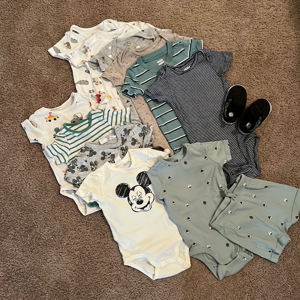 Baby bodysuit